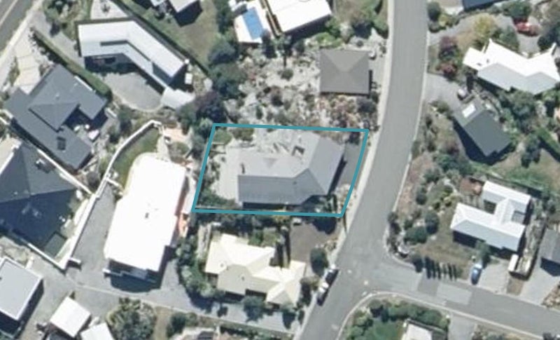 7 Balmoral Drive, Kelvin Heights, Queenstown - Carousel 1