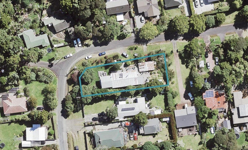 14 Tane Road, Laingholm, Auckland - Carousel 1