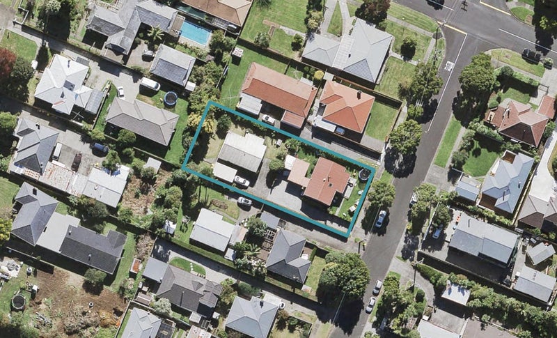2/16 Koromiko Street, New Lynn, Auckland - Carousel 1