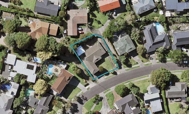 13 Hamish Place, Sunnyhills, Auckland - Carousel 1