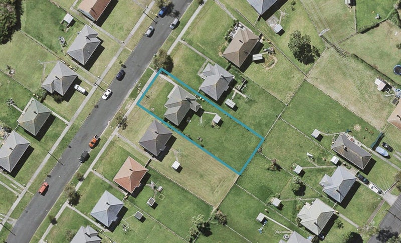 12 Hillary Crescent, Belmont, Auckland - Carousel 1