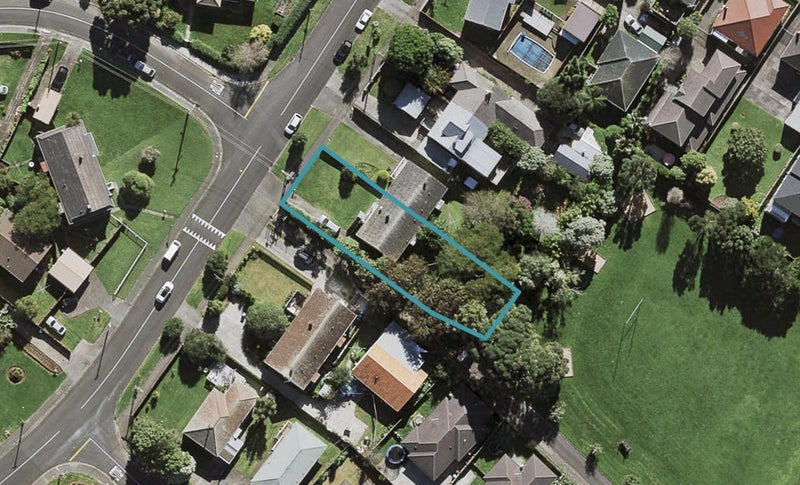 8 Bremner Avenue, Mount Roskill, Auckland - Carousel 1