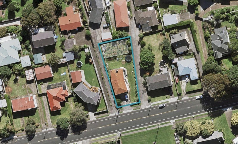 36 Church Road, Mangere Bridge, Auckland - Carousel 1
