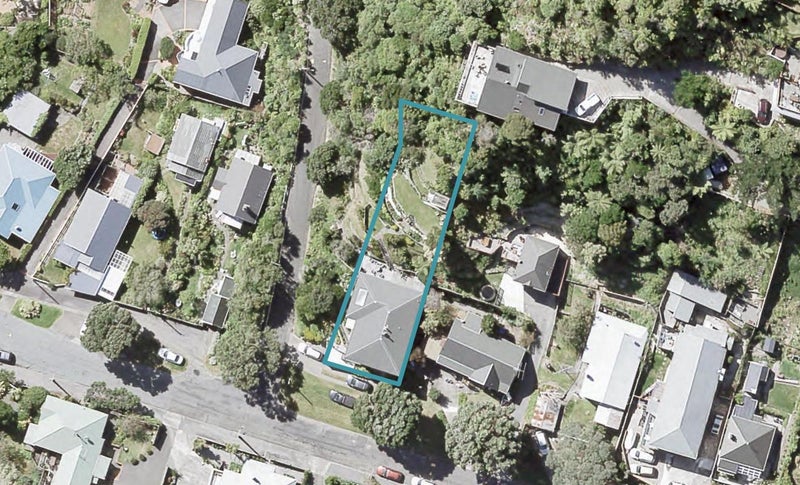 13 Totara Street, Eastbourne, Lower Hutt - Carousel 1