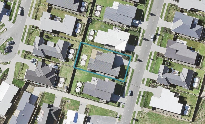 12 Kibblewhite Avenue, Beachlands, Auckland - Carousel 1