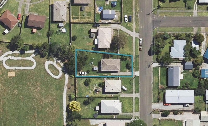 30 Lyell Road, Outer Kaiti, Gisborne - Carousel 1