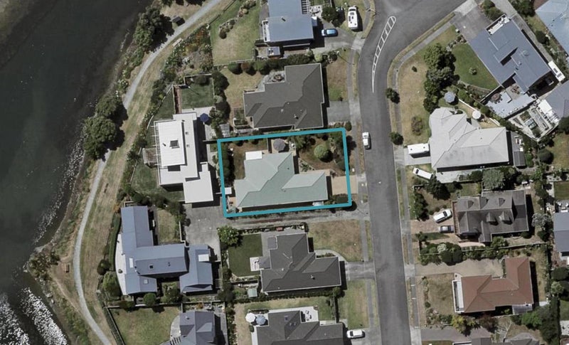 8 Major Durie Place, Waikanae Beach, Waikanae - Carousel 1