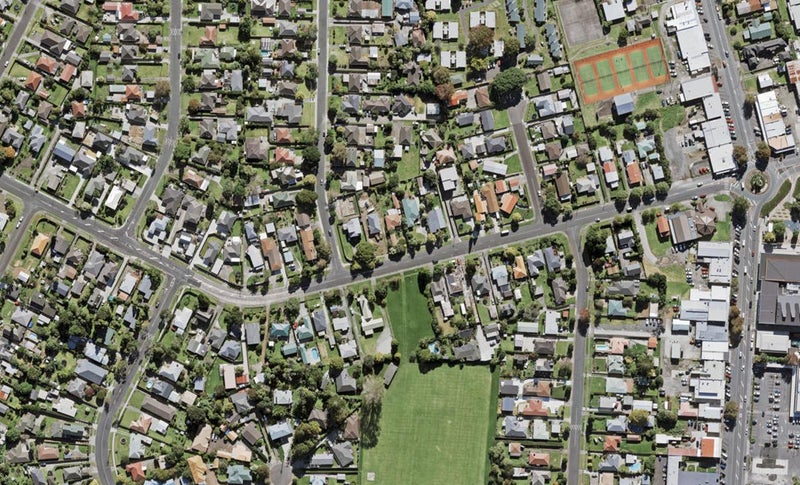 29 Taikata Road, Te Atatu Peninsula, Auckland - Carousel 1