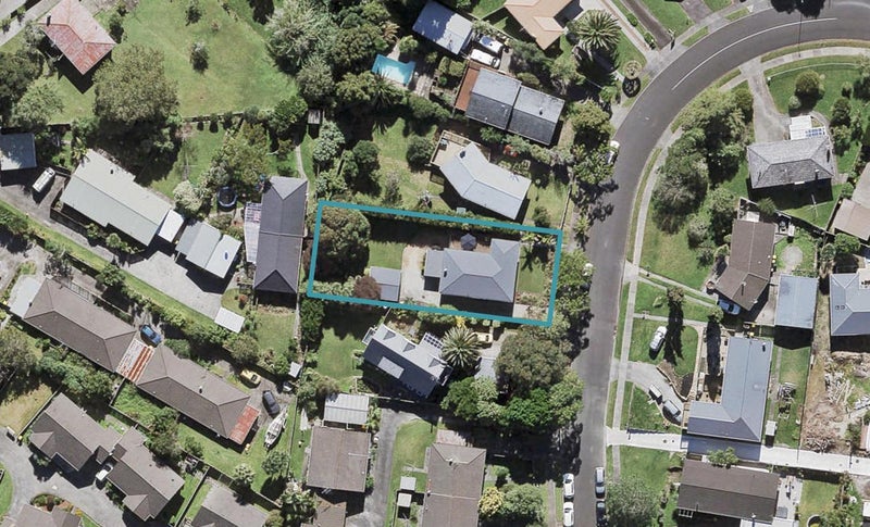 28 Miltonia Avenue, Te Atatu South, Auckland - Carousel 1