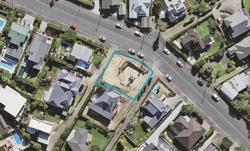 36A Hinemoa Street, Birkenhead, Auckland - Carousel 1