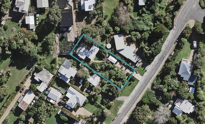 5 Moa Avenue, Oneroa, Waiheke Island - Carousel 1