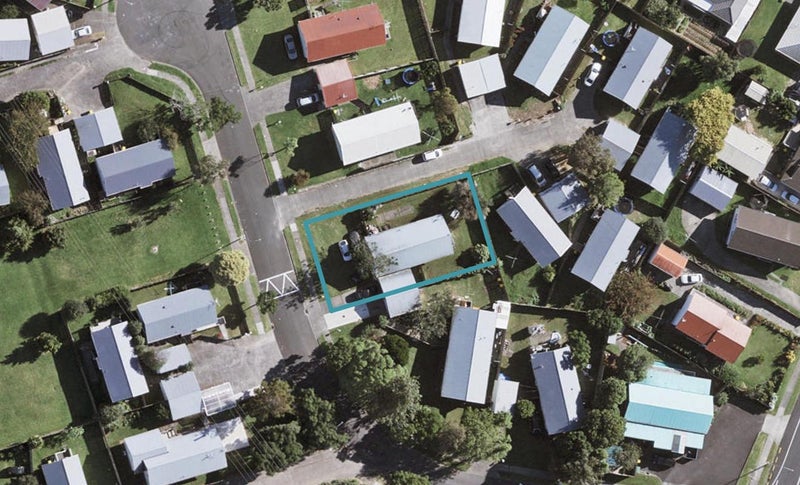 7 Keri Anne Place, Goodwood Heights, Auckland - Carousel 1