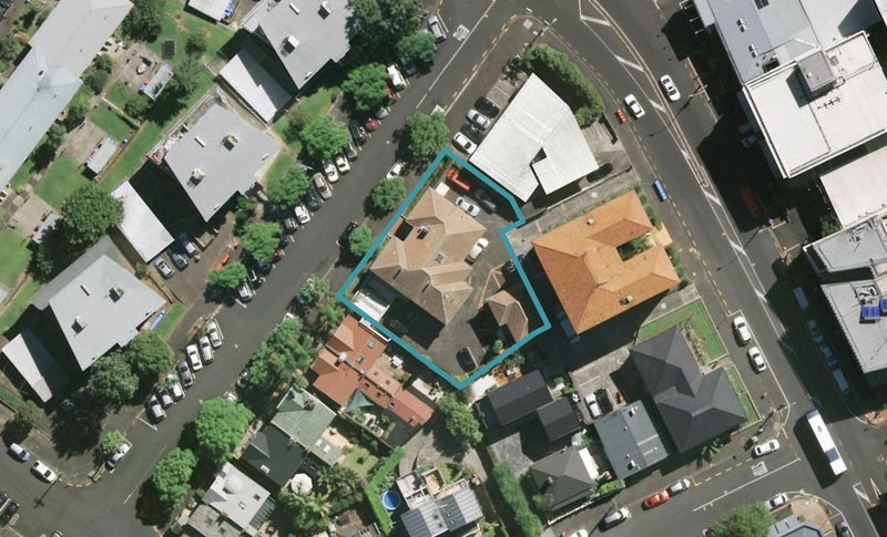 2D Cracroft Street, Parnell, Auckland - Carousel 1