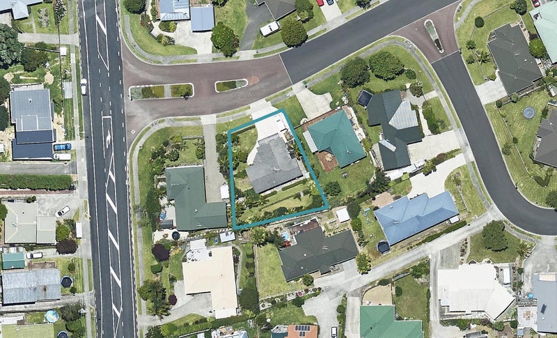 4 Thornlea Drive, Welcome Bay, Tauranga - Carousel 1
