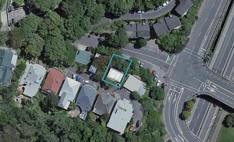 17 Everton Terrace, Kelburn, Wellington - Carousel 1