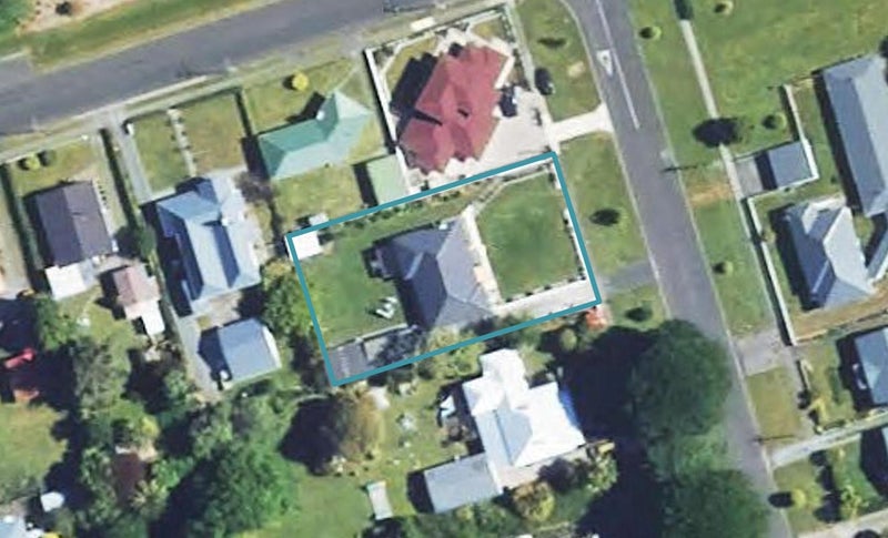 83 Hamlet Street, Stratford - Carousel 1