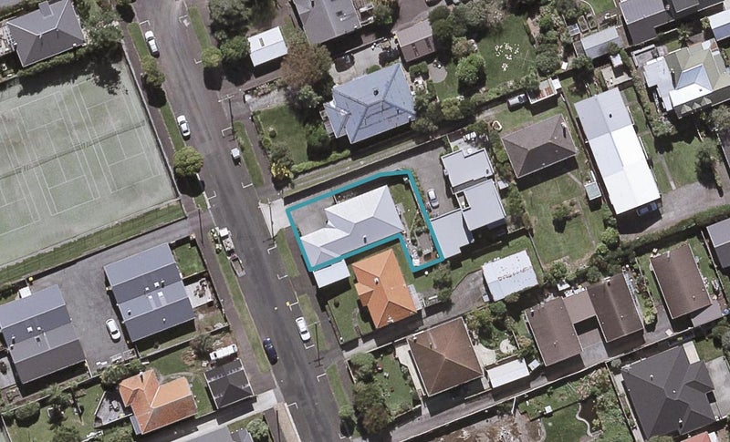 9 Chilman Street, Strandon, New Plymouth - Carousel 1