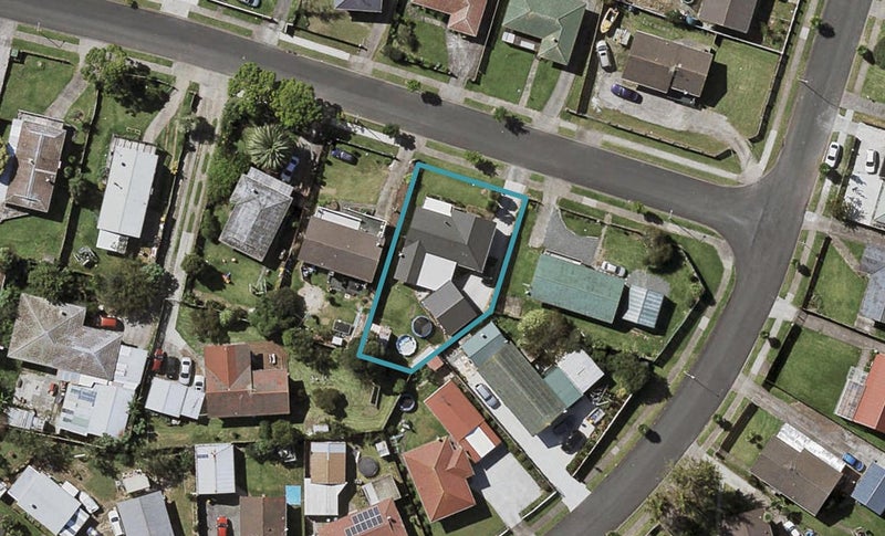19 Maytime Street, Clover Park, Auckland - Carousel 1