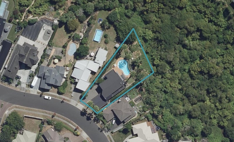 69 Keswick Crescent, Huntington, Hamilton - Carousel 1