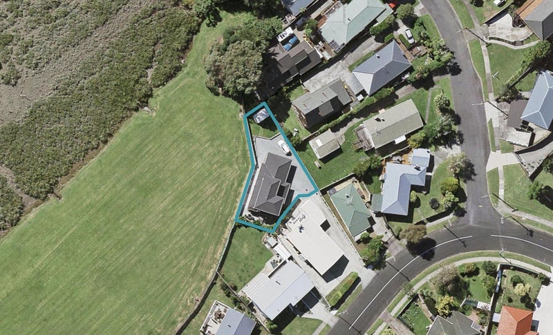 142A Tiraumea Drive, Pakuranga, Auckland - Carousel 1