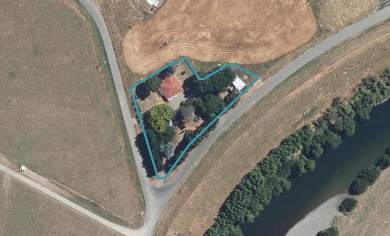 734 Pahautea Road, Featherston - Carousel 1