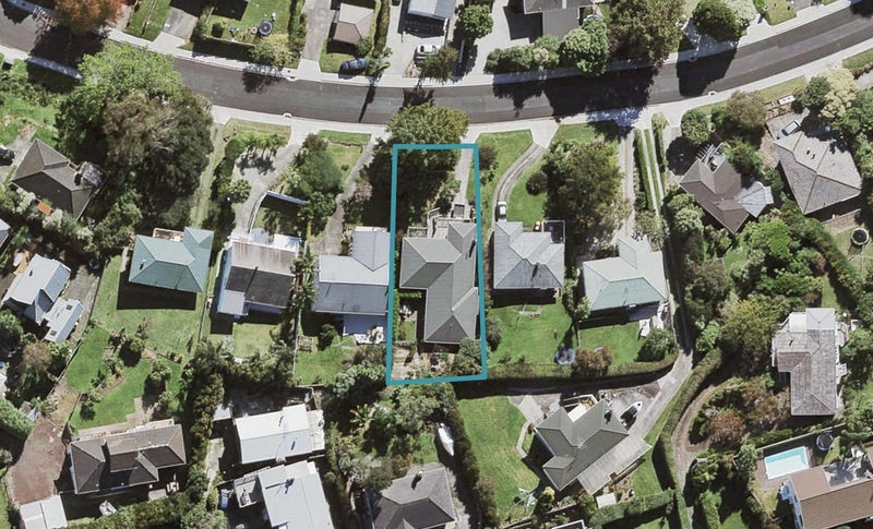 9 Shanaway Rise, Hillcrest, Auckland - Carousel 1