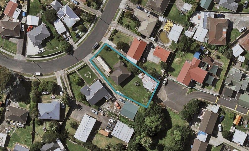 42 Awatere Street, Clover Park, Auckland - Carousel 1