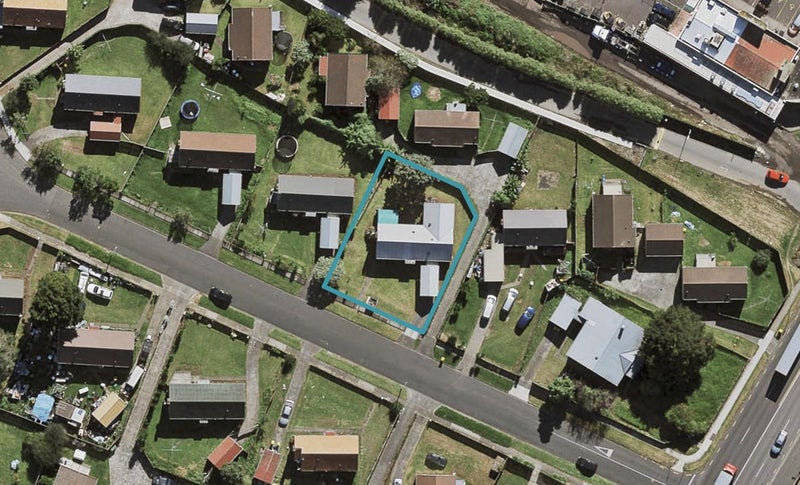7 Ewart Road, Mangere East, Auckland - Carousel 1
