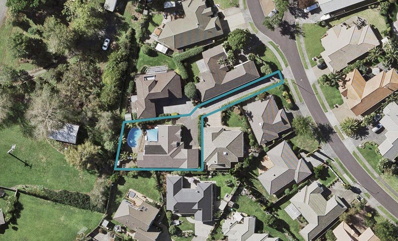 14 Yarlside Place, Northpark, Auckland - Carousel 1