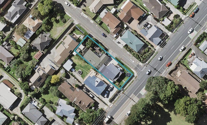2/65 Shakespeare Road, Milford, Auckland - Carousel 1