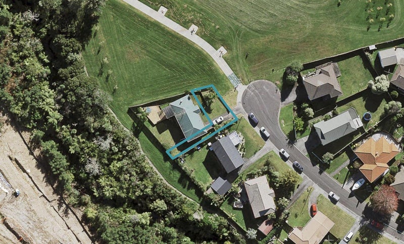 12A Rook Place, Unsworth Heights, Auckland - Carousel 1