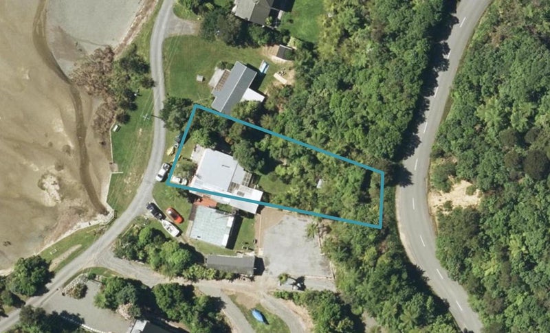 2373 Queen Charlotte Drive, Ngakuta Bay - Carousel 1