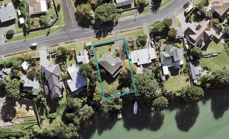 75 Ferry Parade, Herald Island, Auckland - Carousel 1