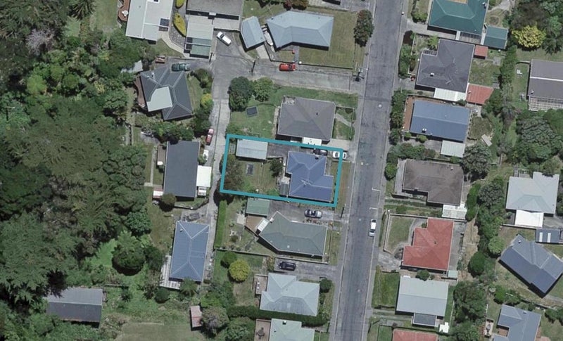 10 Catherine Crescent, Paparangi, Wellington - Carousel 1