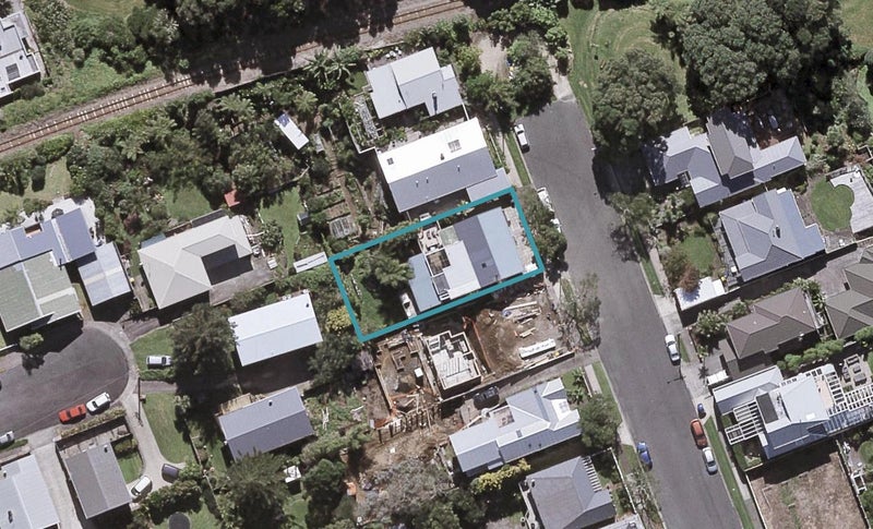 4 Autere Street, Strandon, New Plymouth - Carousel 1