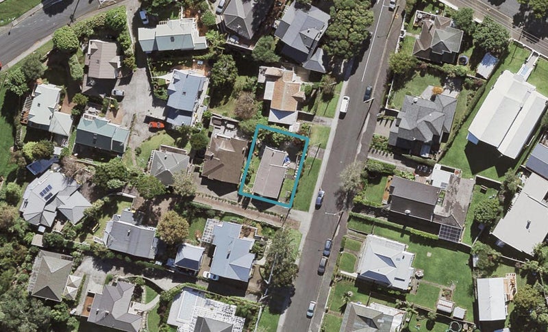 72 Clarence Road, Northcote Point, Auckland - Carousel 1