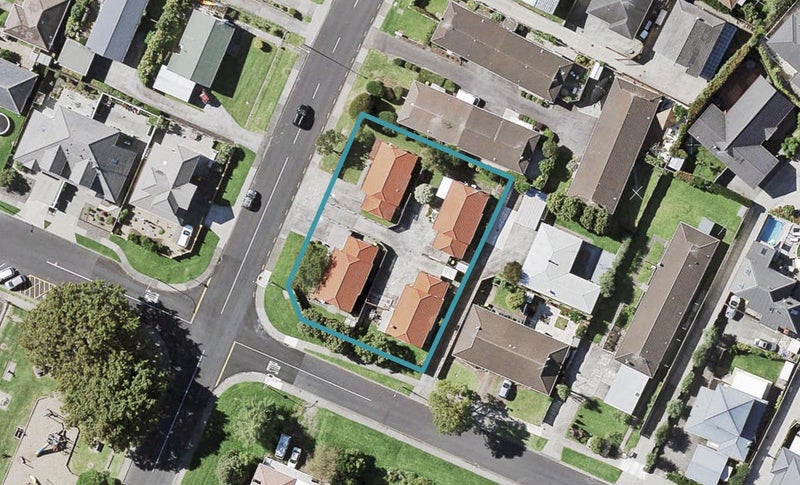 1/56 Moore Street, Howick, Auckland - Carousel 1