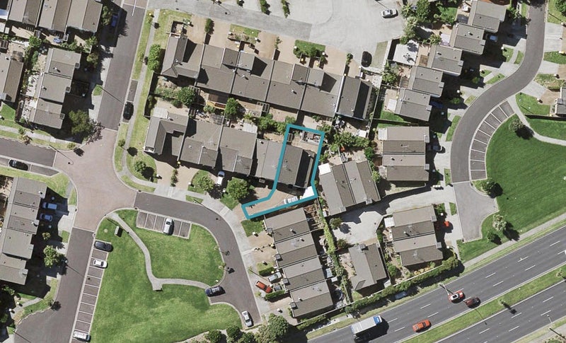 10 Nagle Place, Golflands, Auckland - Carousel 1