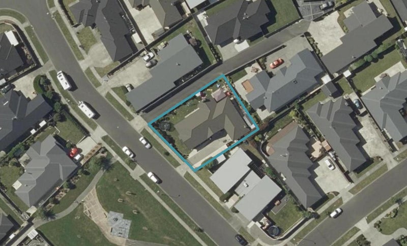15 Majestic Way, Kelvin Grove, Palmerston North - Carousel 1