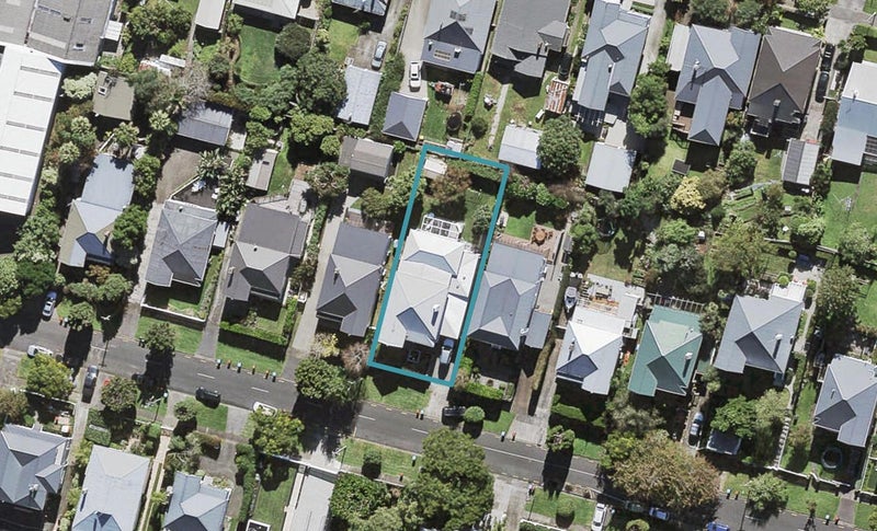 17 Leslie Avenue, Sandringham, Auckland - Carousel 1