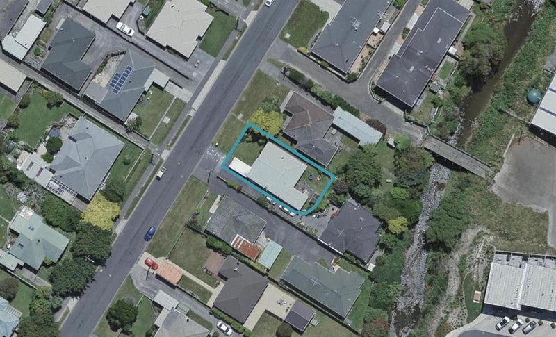 82 Oxford Street, Tawa, Wellington - Carousel 1