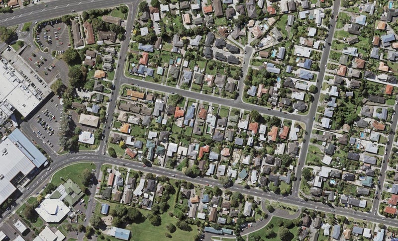 1/9 Ayr Road, Pakuranga, Auckland - Carousel 1