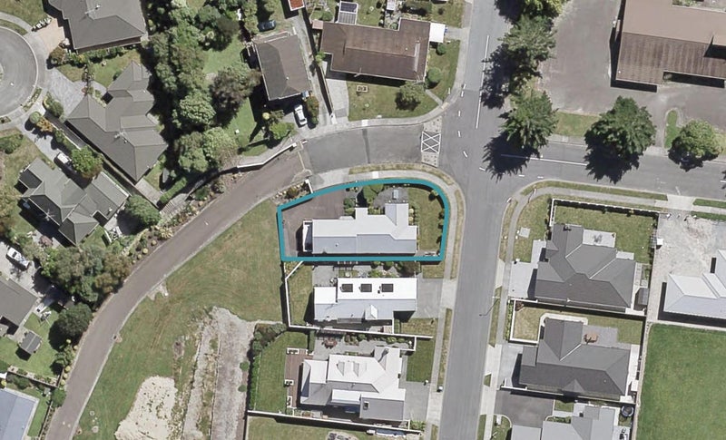 1 Bernadette Street, Brown Owl, Upper Hutt - Carousel 1