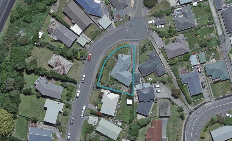 22 Lynda Avenue, Paparangi, Wellington - Carousel 1