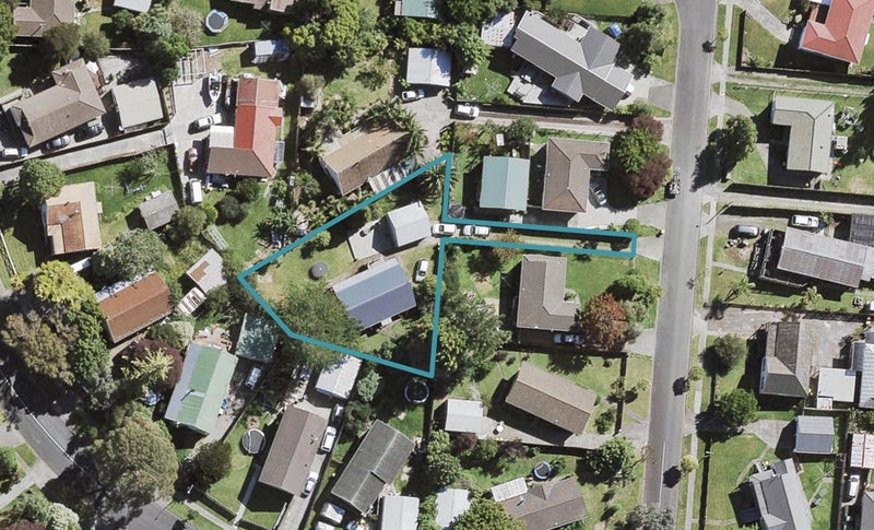 8 Elvira Place, Ranui, Auckland - Carousel 1