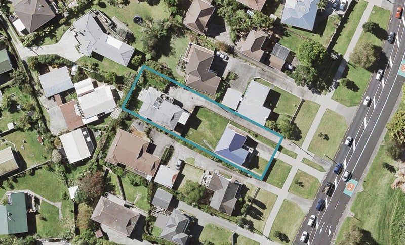 2/258 East Coast Road, Forrest Hill, Auckland - Carousel 1