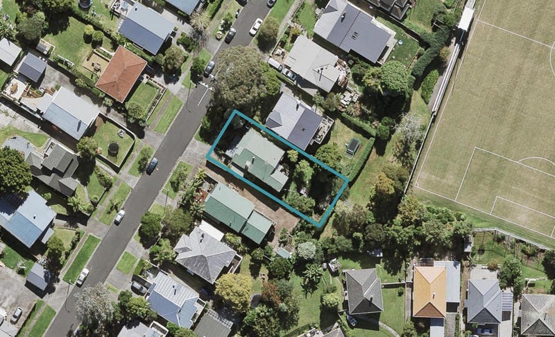 36 Huntingtree Avenue, Sandringham, Auckland - Carousel 1