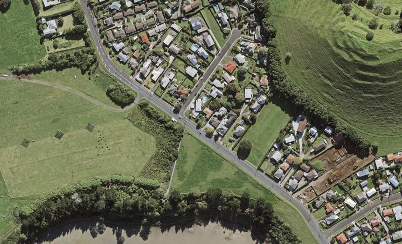 131 Wallace Road, Mangere Bridge, Auckland - Carousel 1