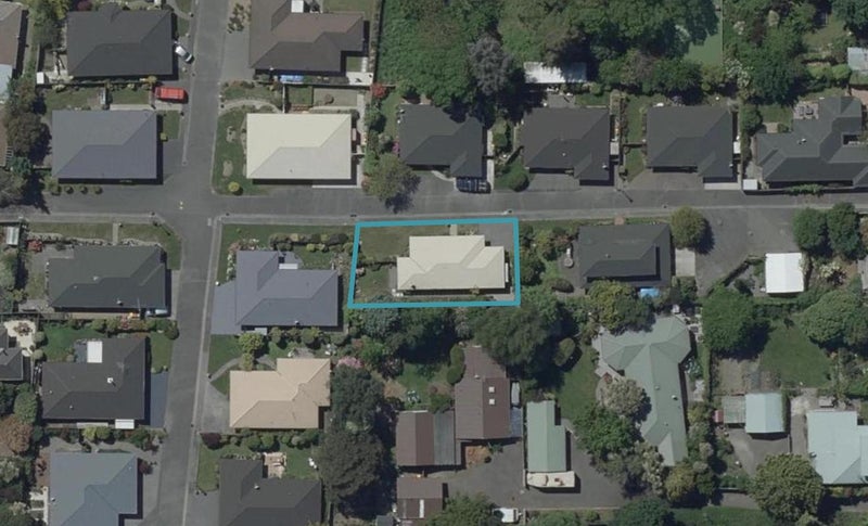 11 Castle Way, Beckenham, Christchurch - Carousel 1