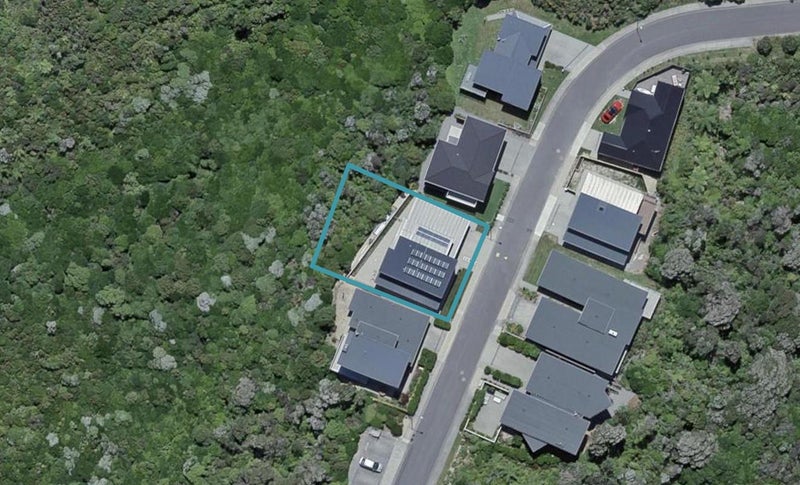 12 Cromwell Point, Newlands, Wellington - Carousel 1